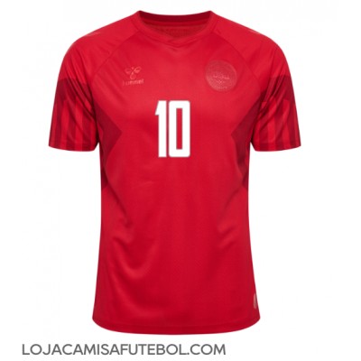 Camisa de Futebol Dinamarca Christian Eriksen #10 Equipamento Principal Mundo 2022 Manga Curta